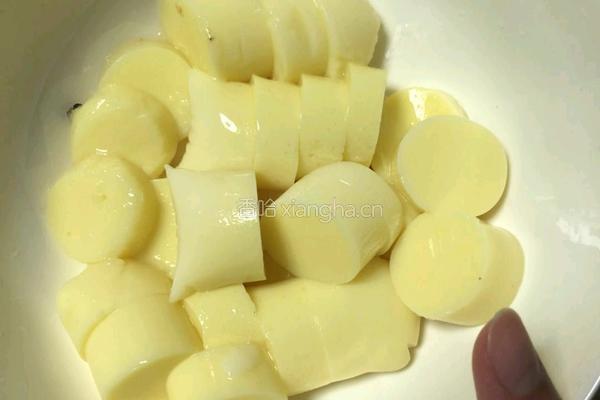 香菇腐竹日本豆腐的做法图解1