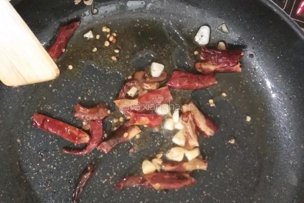 蒜香莴笋的做法图解4