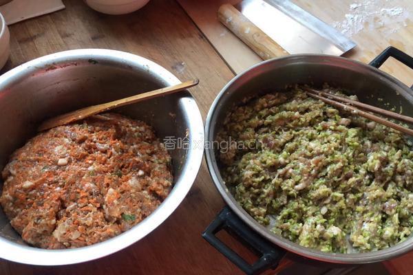 胡萝卜羊肉包的做法图解2