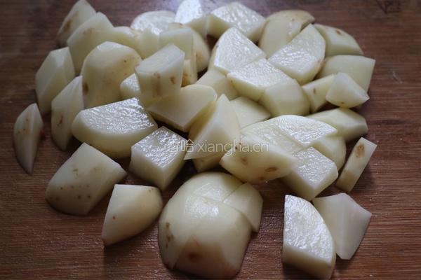 腊肉炒土豆的做法图解2