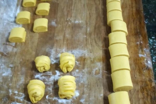南瓜花卷的做法图解6