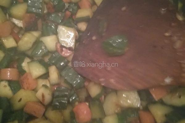 火腿肠炒青瓜的做法图解5