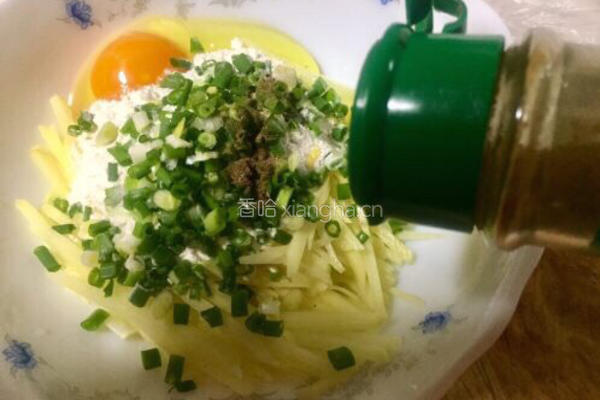 千丝万缕鸡蛋土豆丝饼的做法图解4