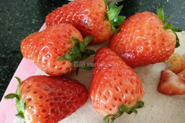 草莓果冻的做法图解2