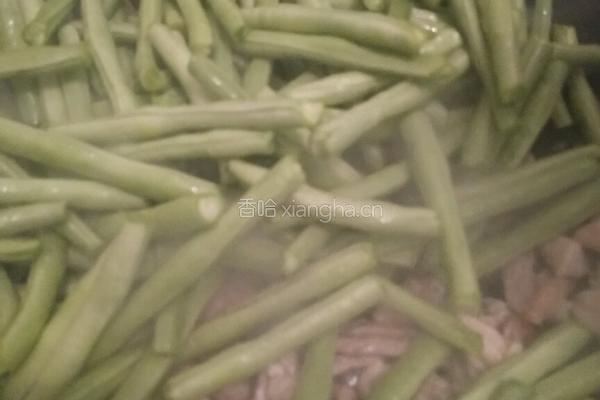 瘦肉炒豆角的做法图解6