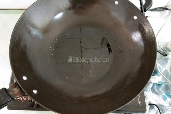 油炸蚂蚱的做法图解3