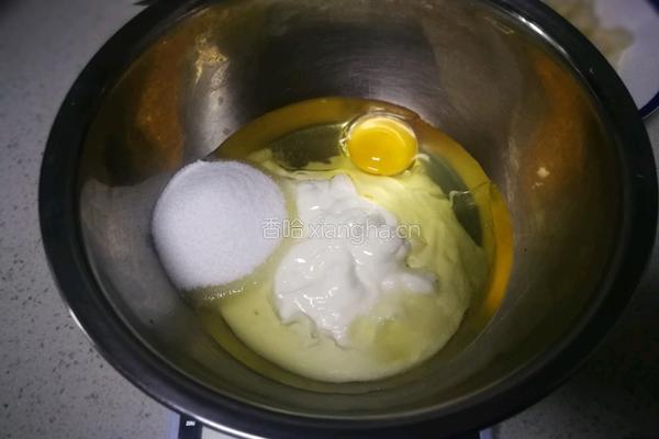 酸奶梨子小纸杯蛋糕的做法图解3
