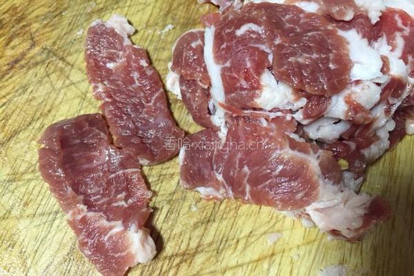 泡椒三色木耳肉片的做法图解5