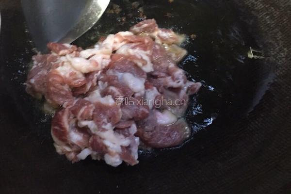 泡椒三色木耳肉片的做法图解9