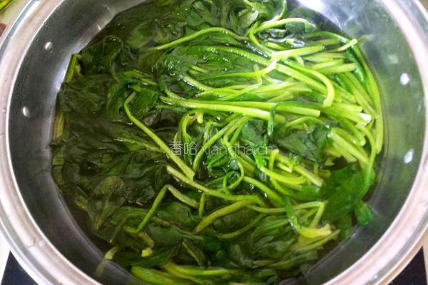 菠菜拌豆皮的做法图解1