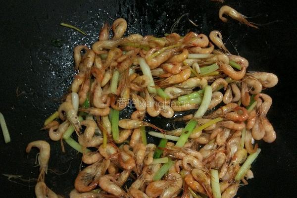 韮菜炒河虾的做法图解5
