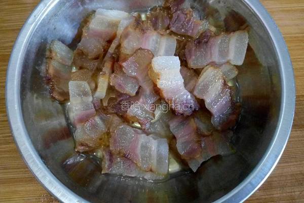 藜蒿炒腊肉的做法图解4