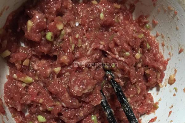 香煎牛肉饼的做法图解2