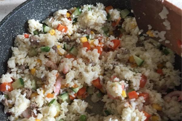 牛肉虾仁焗饭的做法图解7