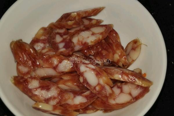 香肠煲仔饭的做法图解2