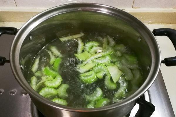 西芹红椒蛋的做法图解9