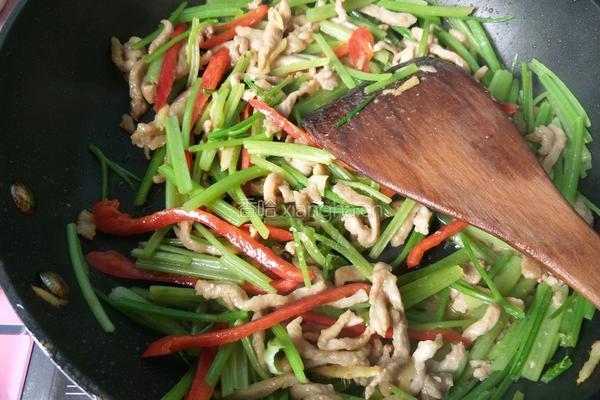 芹菜肉丝的做法图解13