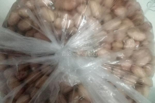 油炸花生米的做法图解1