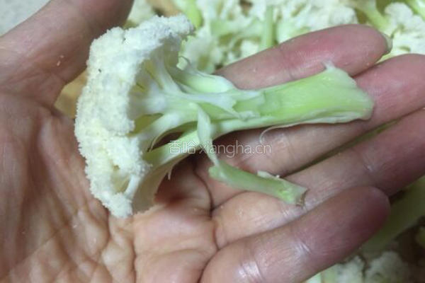 蚂蚁焗香辣花菜的做法图解2