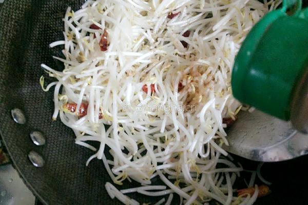 银芽炒韭菜的做法图解8