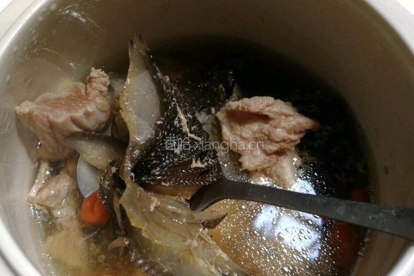 膨鱼鳃无花果炖瘦肉的做法图解7