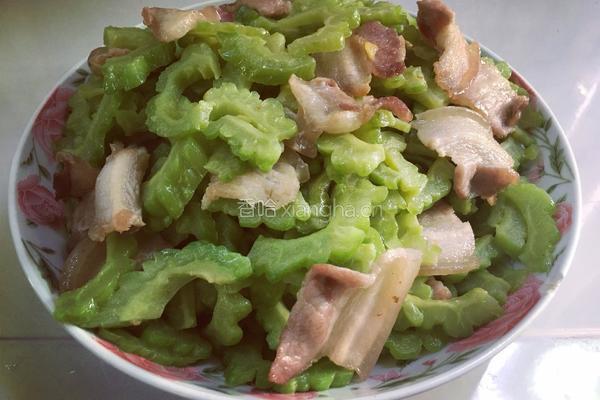 五花肉炒苦瓜的做法图解4