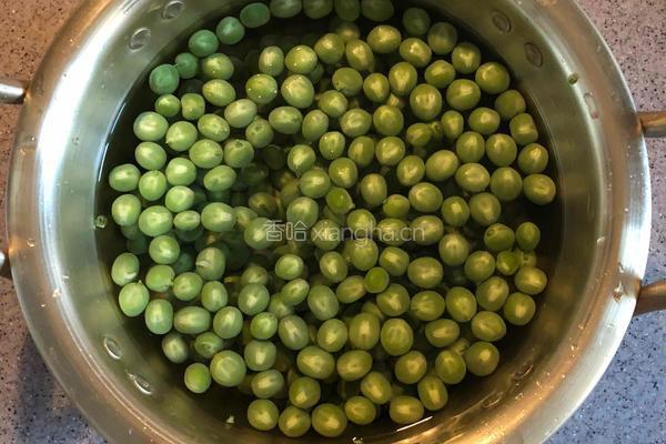豌豆骨汤姜康面的做法图解1