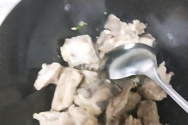 酸菜排骨土豆的做法图解8
