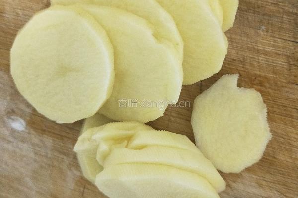 酸菜土豆冻豆腐的做法图解2