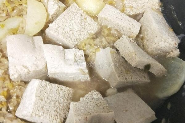 酸菜土豆冻豆腐的做法图解7