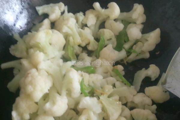 兰州西红柿炒菜花的做法图解4