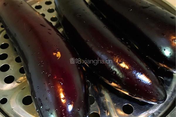 擂辣椒皮蛋茄子的做法图解2