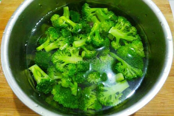 蒜香西兰花的做法图解11