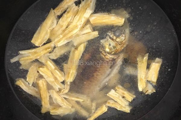 豆腐鲫鱼汤的做法图解3