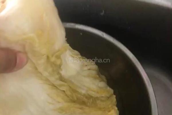 酸菜炖大骨棒的做法图解3