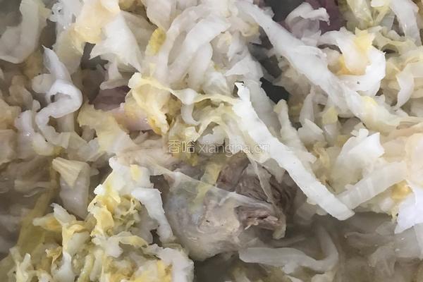 酸菜炖大骨棒的做法图解5