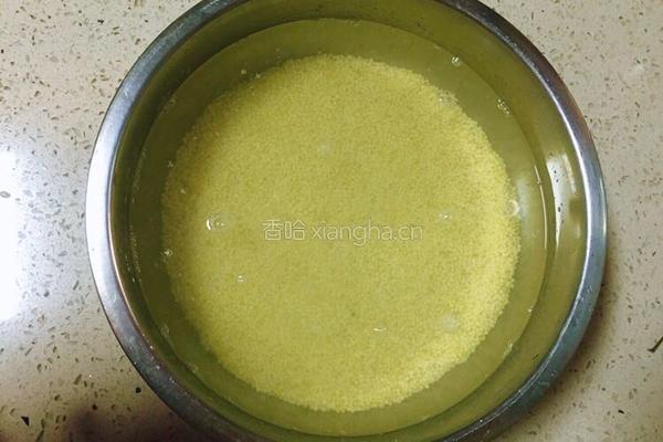 糯小米蒸排骨的做法图解2