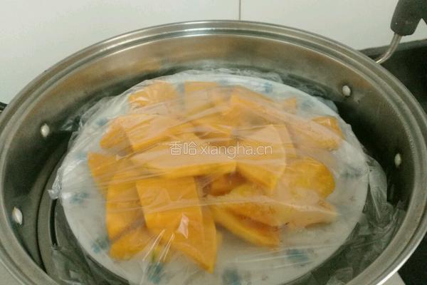 南瓜豆沙芝麻饼的做法图解1
