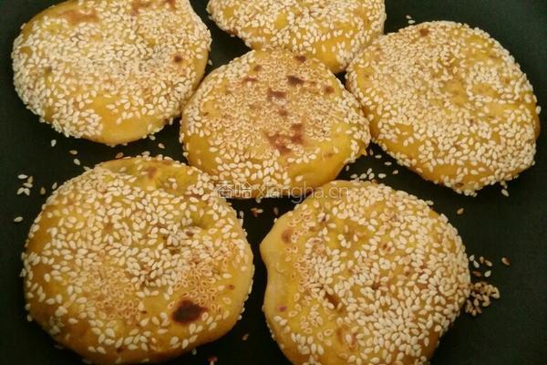 南瓜豆沙芝麻饼的做法图解7
