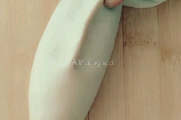面粉小鱼的做法图解1