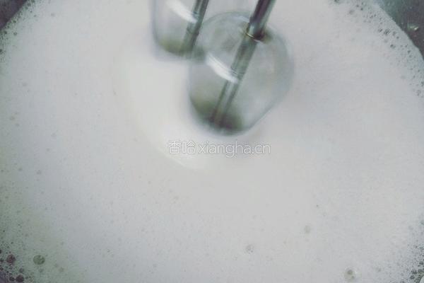 胡萝卜泥戚风的做法图解6
