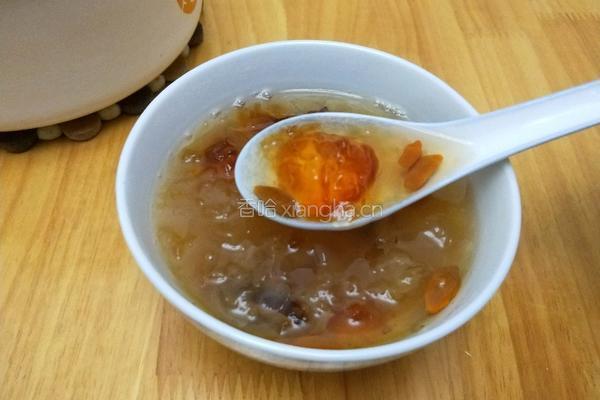 桃胶红枣银耳羹的做法图解13