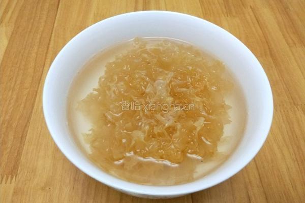 桃胶红枣银耳羹的做法图解5