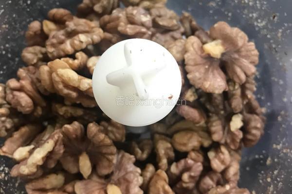 花生核桃馅汤圆的做法图解1