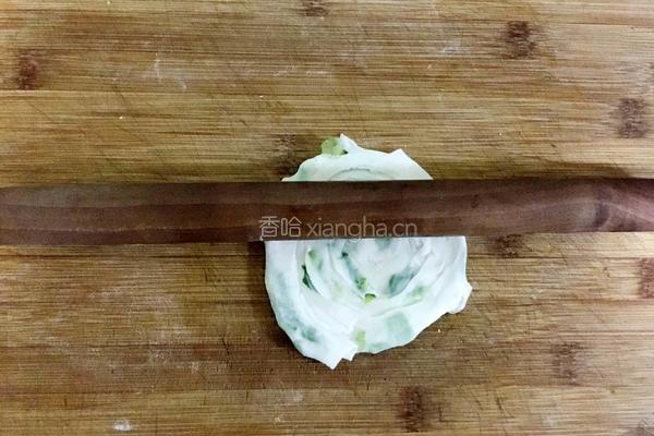 馄饨皮葱油饼的做法图解9
