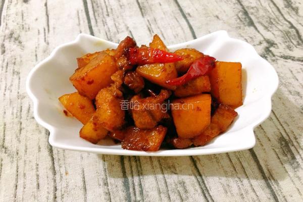 红烧肉炖土豆的做法图解1