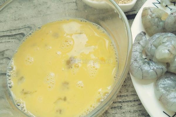 面包糠虾仁的做法图解3