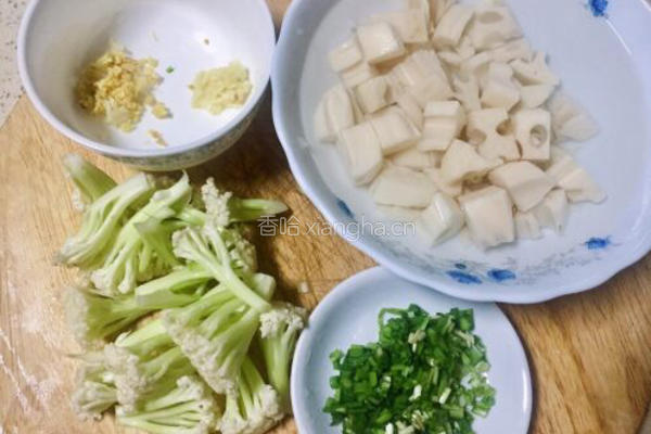 "吃货潮流"花菜拌藕的做法图解2