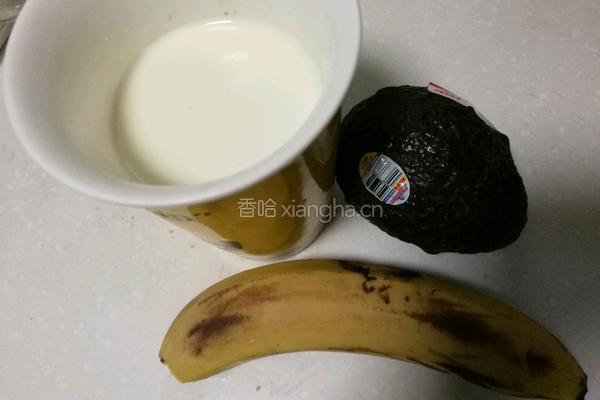 牛油果香蕉果汁的做法图解2