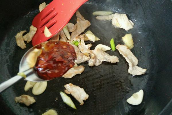 香辣腐竹炒肉的做法图解5